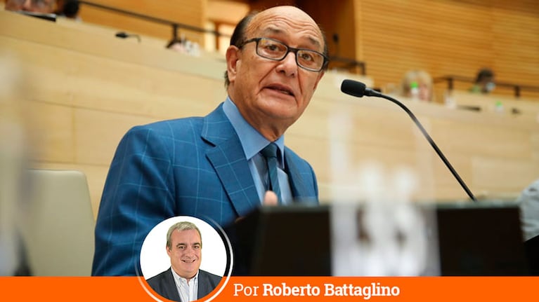 Oscar González renunció como presidente provisional de la Legislatura.