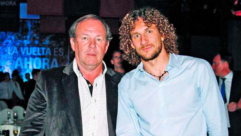 Osvaldo Coloccini salió a bancar a su hijo Fabricio. 