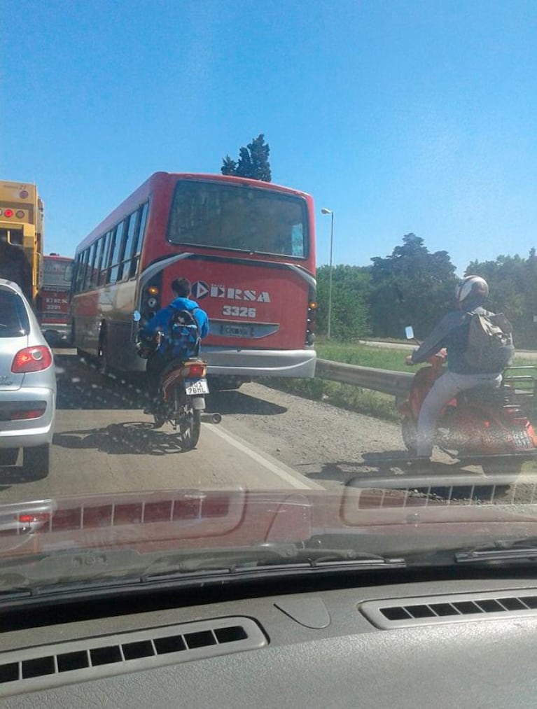 Otra infracción de Ersa: dos choferes pasaron por la banquina