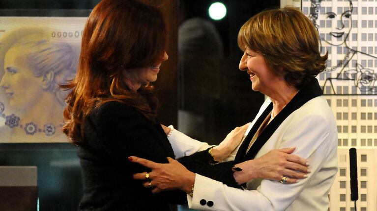 Otros tiempos: Gils Carbó, el día que asumió frente a Cristina Kirchner.