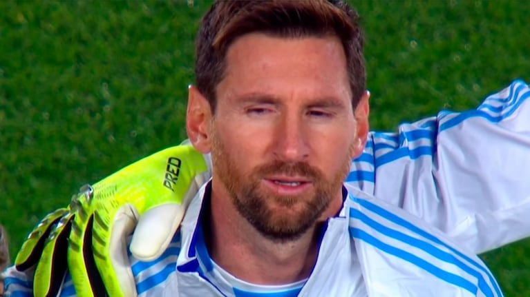 Ovación y quiebre en el himno: la salida de Messi a su último partido oficial con Argentina en el país