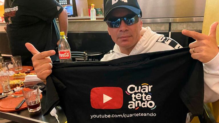 Pablito, prendido al YouTube de Cuarteteando.