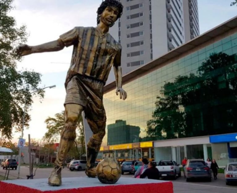 Pablo Aimar tiene estatua propia pero no hay que decirlo