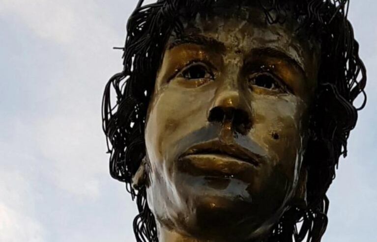 Pablo Aimar tiene estatua propia pero no hay que decirlo