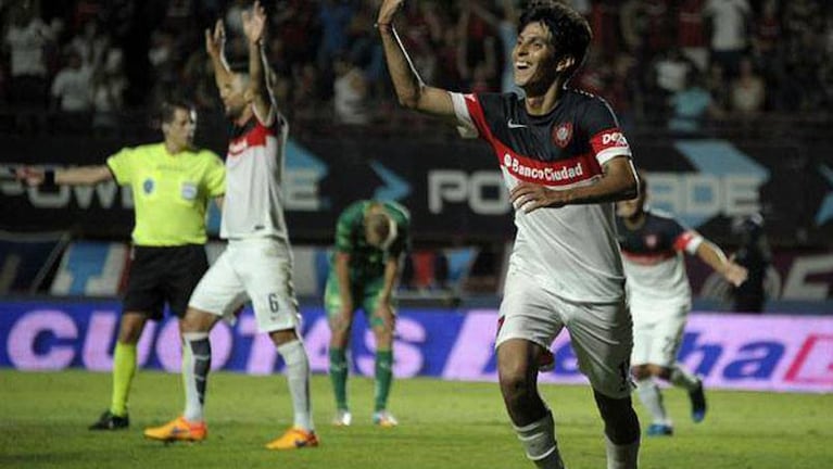 Pablo Barrientos apareció en el final y puso el 2 a 1 para San Lorenzo. Foto: Clarín