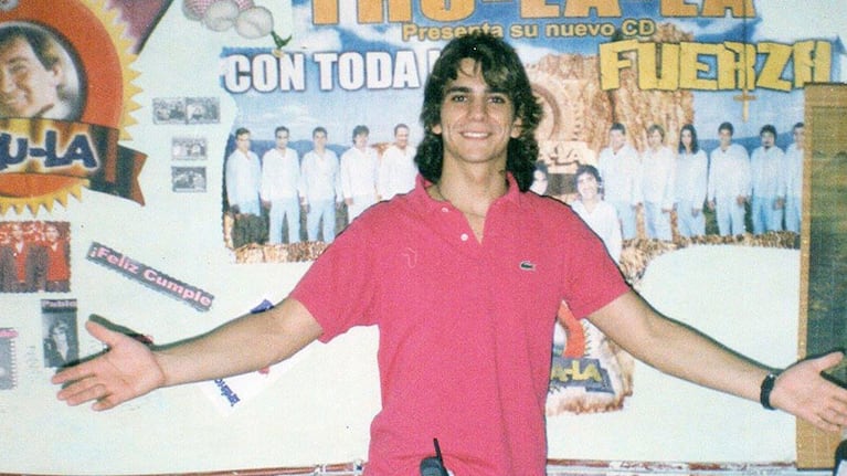 Pablo en la casa de una fanática de Trula.