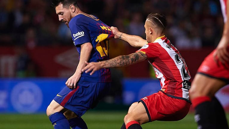 Pablo Maffeo no lo dejó jugar a Messi en el Barcelona-Girona.