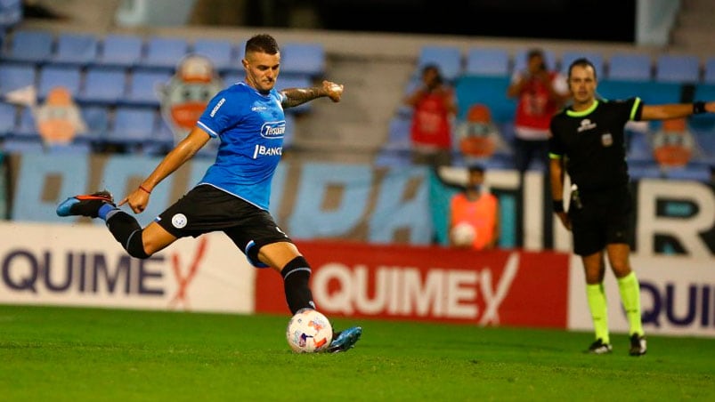 Pablo Vegetti cerró la noche con un golazo de penal.