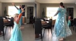 Padre e hijo bailando al ritmo de "Let it go".