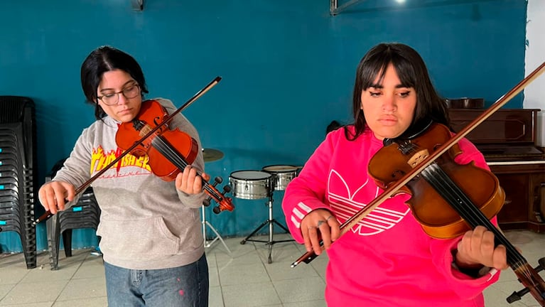 Paloma y Agustina fueron las primeras integrantes de la orquesta Los Benjaminos. 