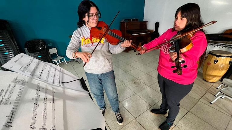 Paloma y Agustina, las pioneras de la orquesta Los Benjaminos