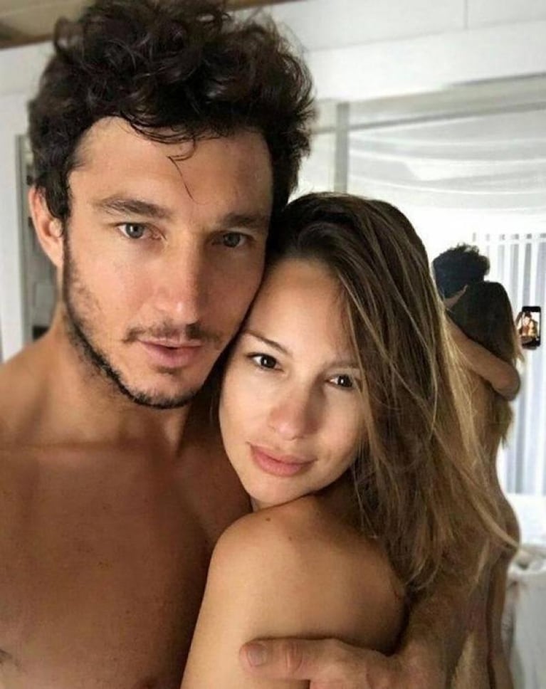 Pampita aclaró que son truchas las fotos hot con Pico Mónaco