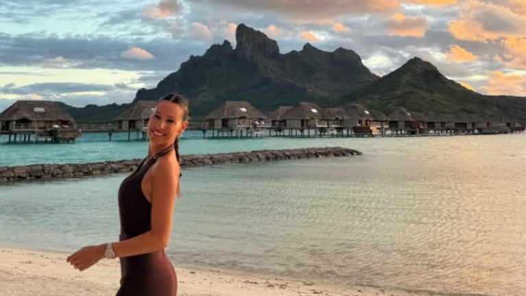 Pampita cumplió su sueño de nadar con ballenas y dedicó un especial agradecimiento: las fotos