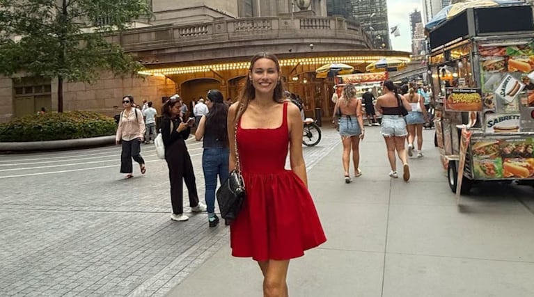 Pampita está de vacaciones en Nueva York con una amiga.