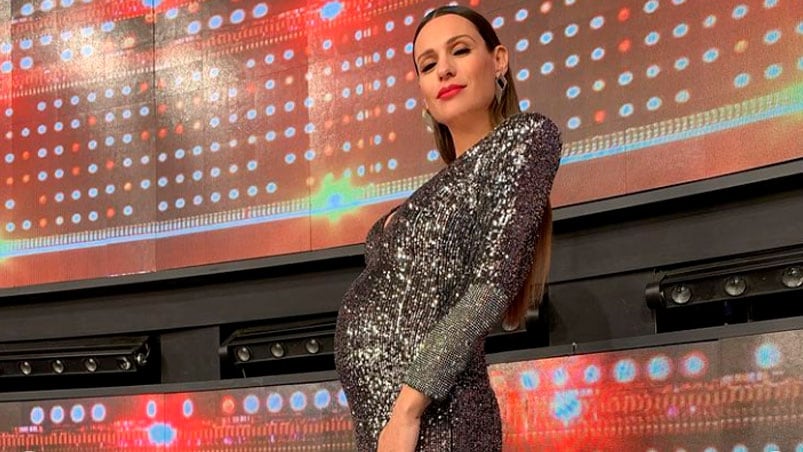 Pampita fue mamá por quinta vez.