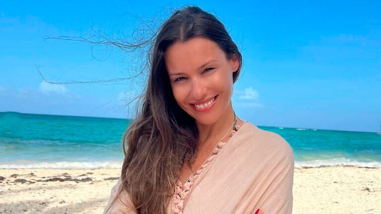 Pampita recibió un regalo anticipado por el Día de la Madre.