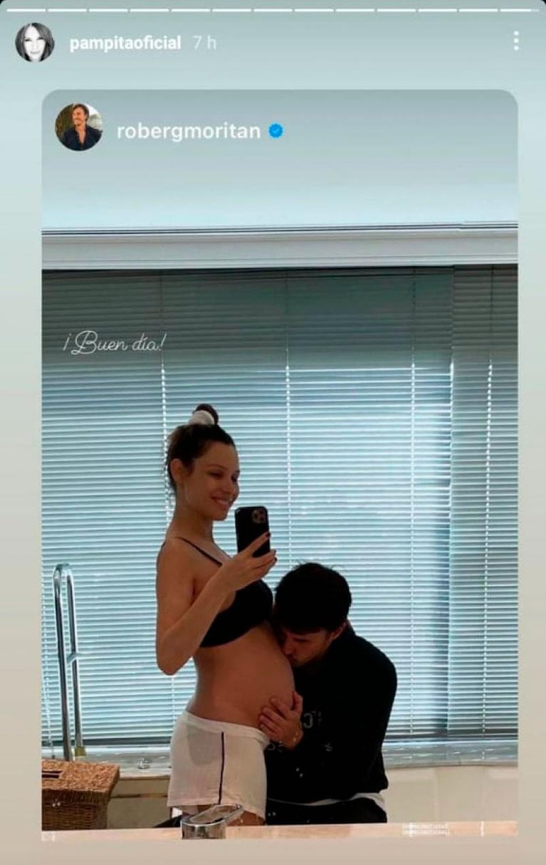 Pampita subió una tierna foto de su pareja besando su pancita