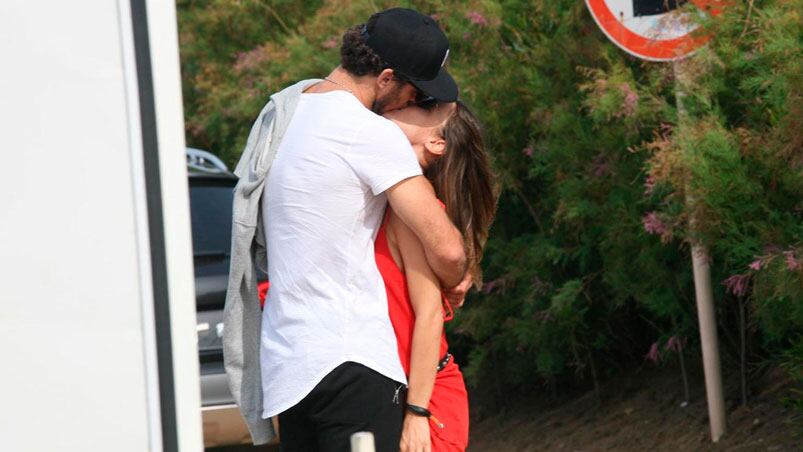 Pampita y Pico, acaramelados en sus primeras vacaciones juntos. Foto: La Nación