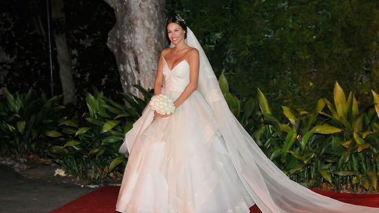 Pampita y su vestido de alta costura.