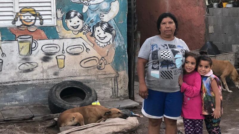 "Pancita llena, corazón contento", uno de los 315 comedores asistidos por el Banco de Alimentos Córdoba.