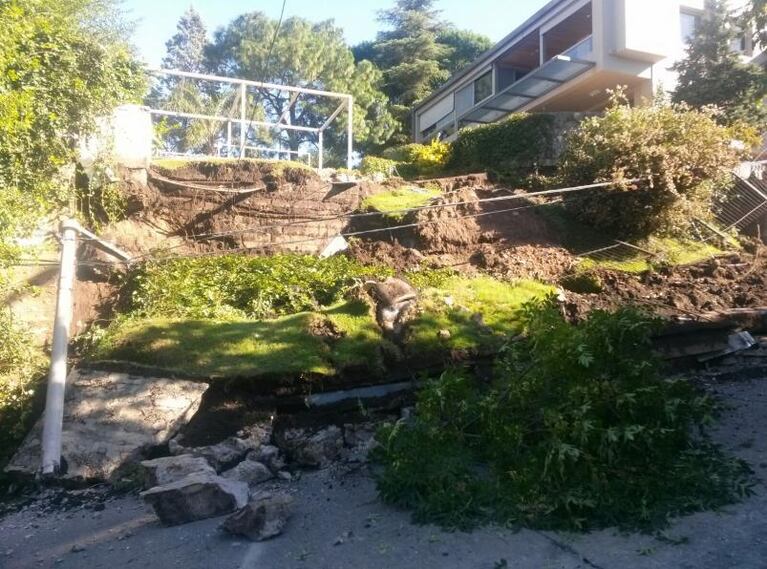 Pánico en el Cerro de las Rosas por el derrumbe de un terraplén