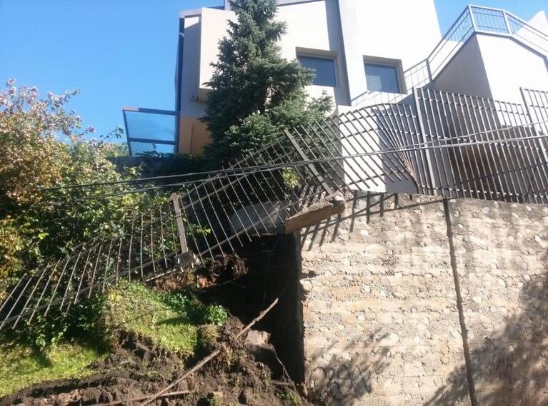 Pánico en el Cerro de las Rosas por el derrumbe de un terraplén