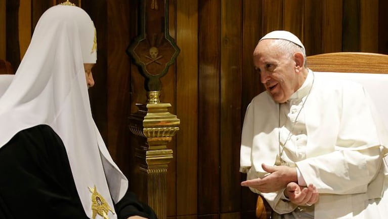Papa Francisco y Cirilo durante el encuentro cumbre en La Habana.