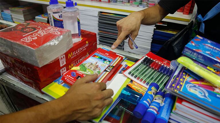 Para llenar la mochila hace falta comprar al menos 30 artículos.