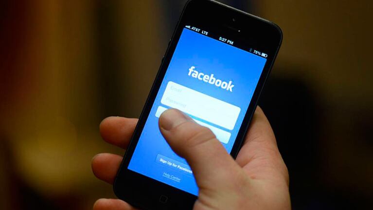 Para recuperar la contraseña, Facebook solicitará el reconocimiento facial.