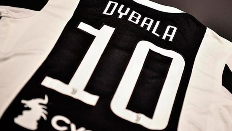 ¡Para vos Barcelona! Dybala ya usa el mimo de "10" que le hizo la Juve