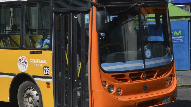 Paran varias líneas de colectivos hasta el mediodía