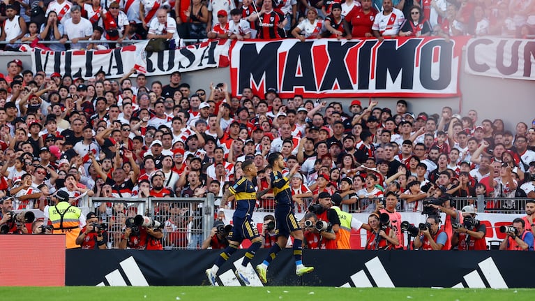 Paredes anotó el gol del triunfo de Boca ante River en el Monumental.