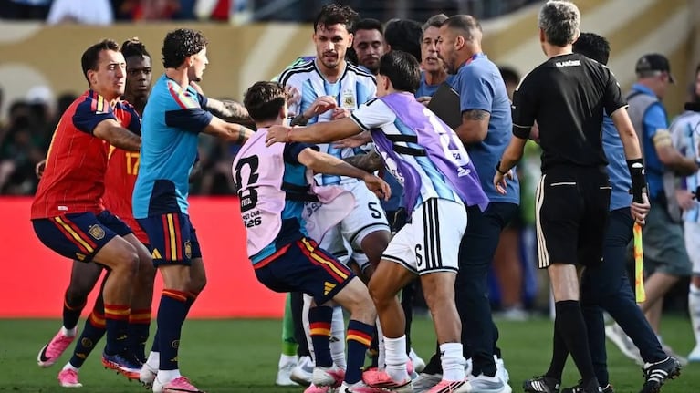 Paredes fue el más perjudicado por las penas impuestas por FIFA.