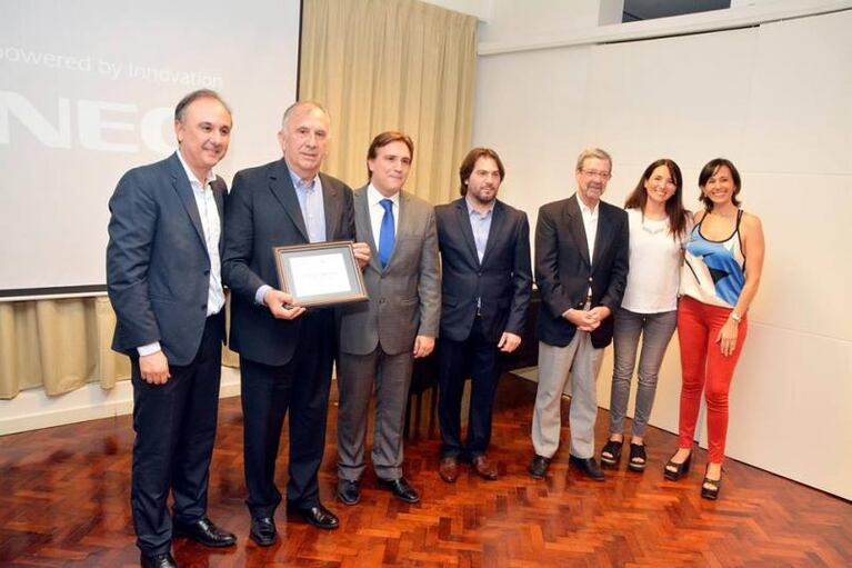 Parra recibió numerosos premios y reconocimientos en 2016