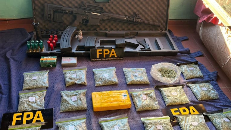 Parte de la droga secuestrada en los operativos en Córdoba.