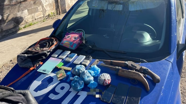 Parte de los elementos secuestrados en barrio Ciudad Mi Esperanza.
