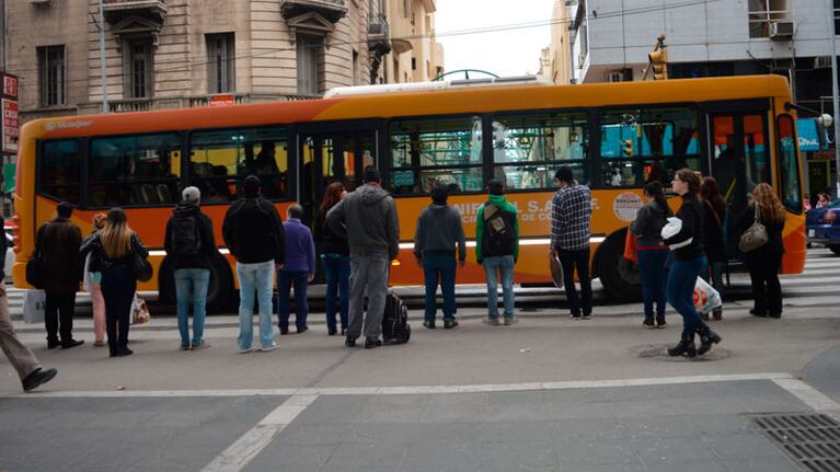 Pasajeros podrían verse afectados por el servicio de Coniferal.