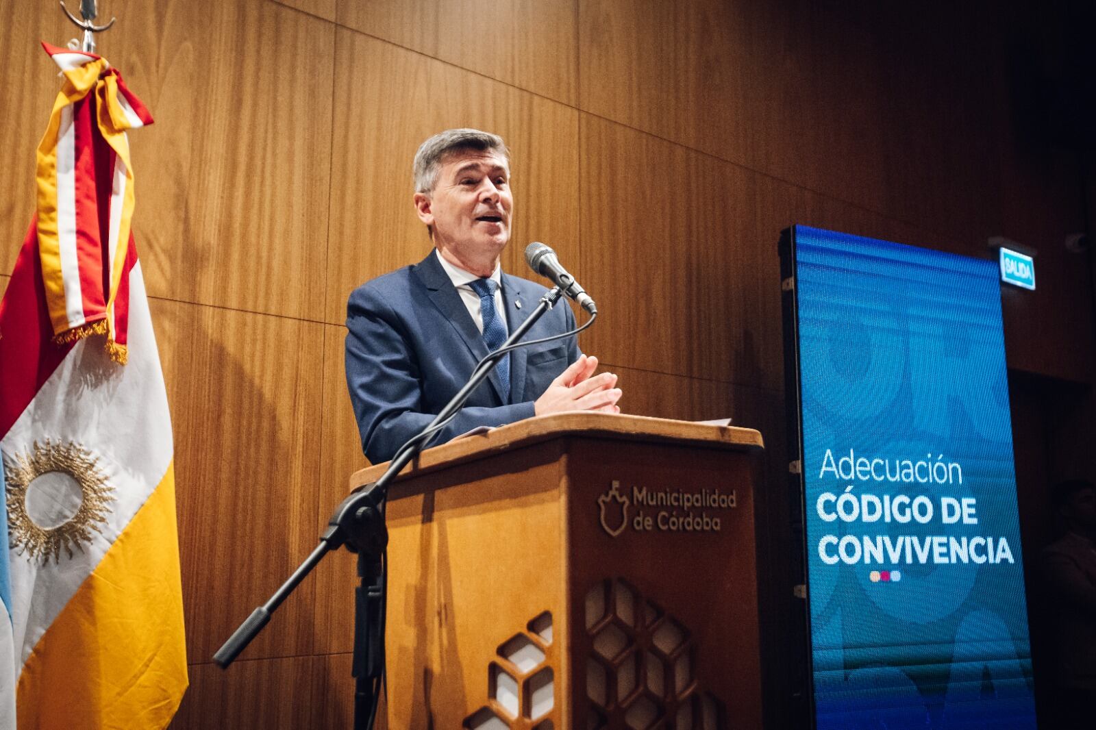 Passerini encabezó el acto para abrir el diálogo.