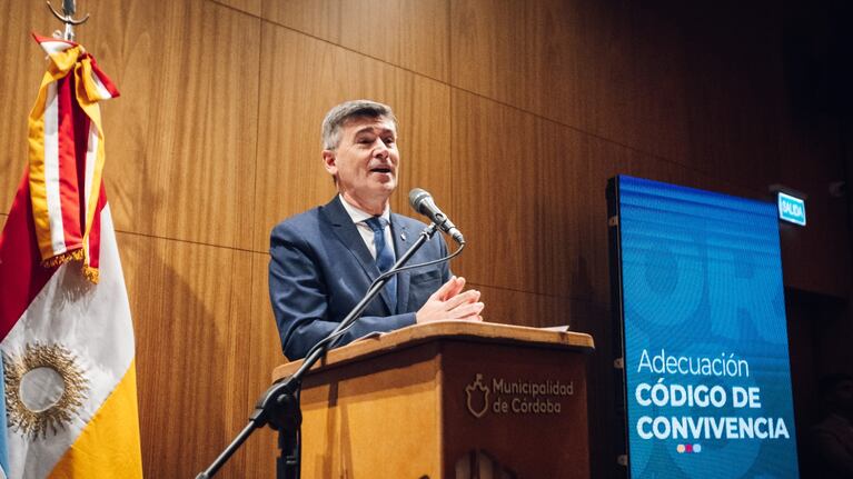 Passerini encabezó el acto para abrir el diálogo.