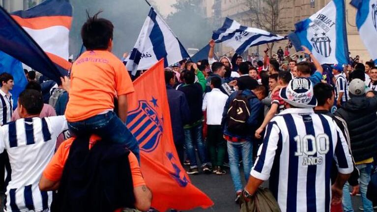 Pastore, la Rana Valencia y Cavenaghi compartieron su alegría.