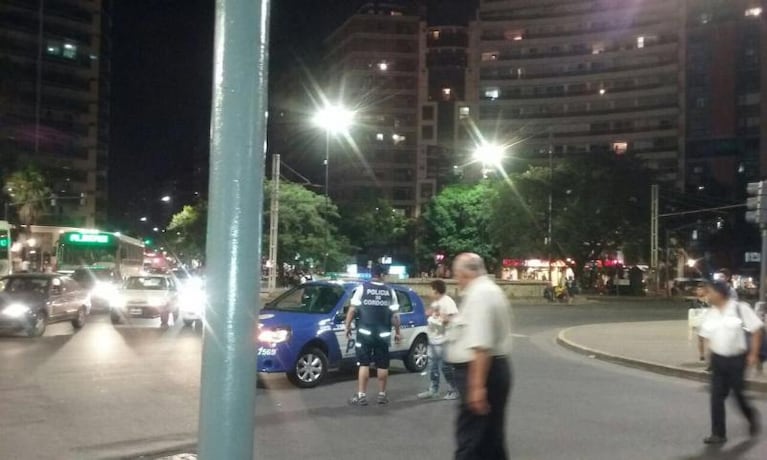 Patio Olmos: habrían evacuado por amenaza de bomba