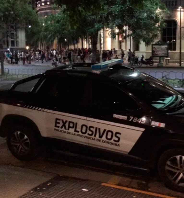 Patio Olmos: habrían evacuado por amenaza de bomba