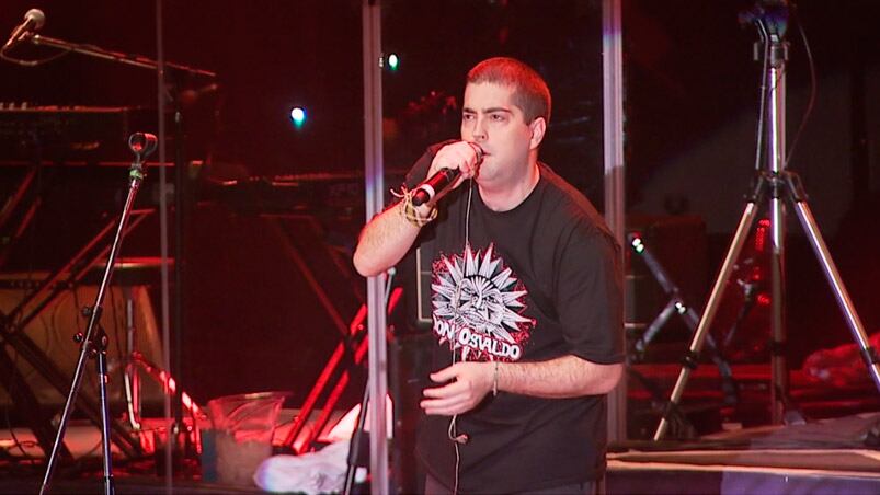 Pato Fontanet lideró a Don Osvaldo en la Plaza de la Música. Fotos: Daniel Cuello