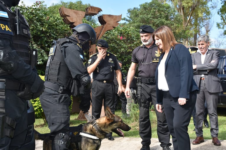 Patricia Bullrich en Córdoba visitó las instalaciones de la Fuerza Policial Antinarcotráfico (FPA).