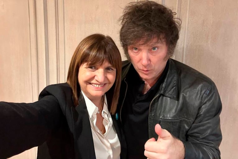 Patricia Bullrich junto a Javier Milei.