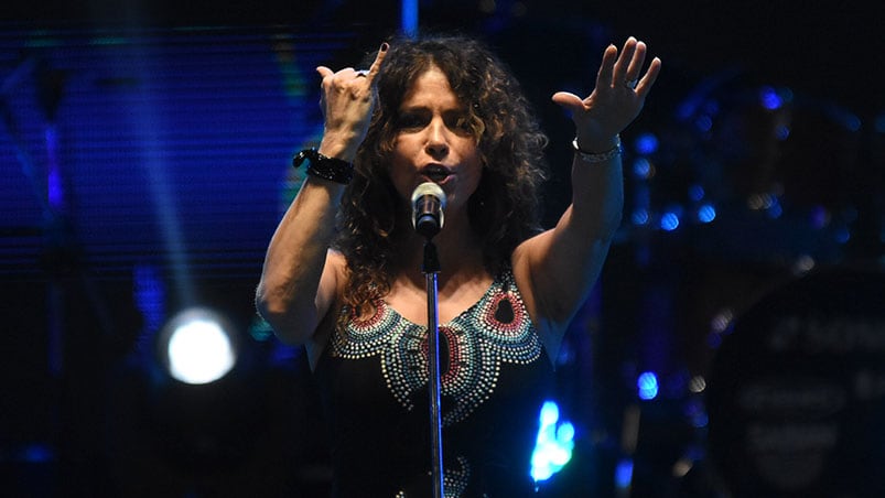 Patricia Sosa abrió el festival con una gran versión del himno. Foto: Lucio Casalla / ElDoce.tv.