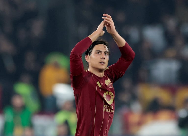 Paulo Dybala continuará su carrera en la Roma, a pesar de los rumores sobre una posible salida. (Foto: Reuters)