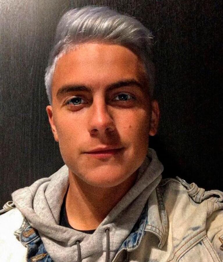 paulo dybala pelo color gris platinado look