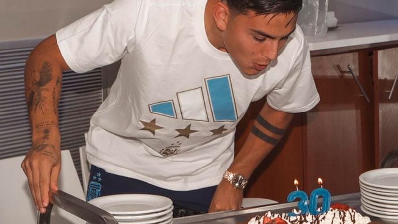 Paulo Dybala recibió sus 30 años con la Scaloneta.