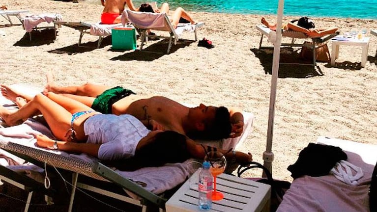 Paulo Dybala y un momento de relax tras el campeonato